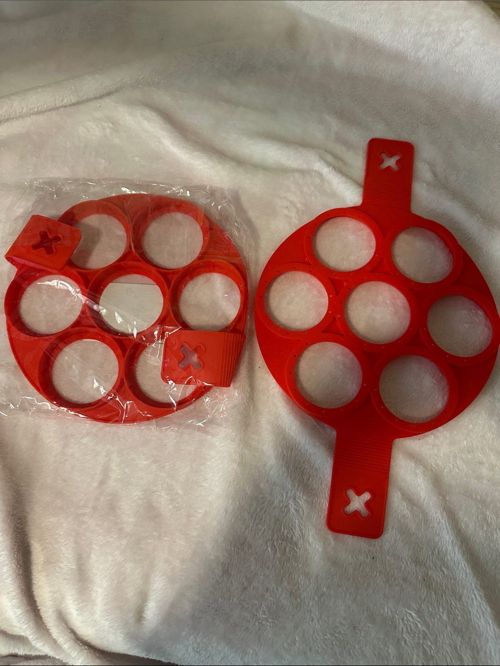 2 Red Silicone 7-Cup Egg & Pancake Mold - Brand